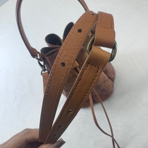 Sundance Made in Italy Brown Floral Leather Bucket Crossbody Bag RemoveableStrap - Picture 7 of 16